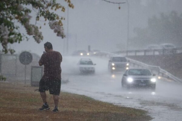 Chuvas intensas atingem o país enquanto onda de calor persiste no sul chuvas-intensas-atingem-o-pais-enquanto-onda-de-calor-persiste-no-sul