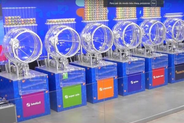 Mega-Sena acumula e prêmio vai a R$ 12 milhões. Veja os números mega-sena-acumula-e-premio-vai-a-r$-12-milhoes.-confira-os-numeros