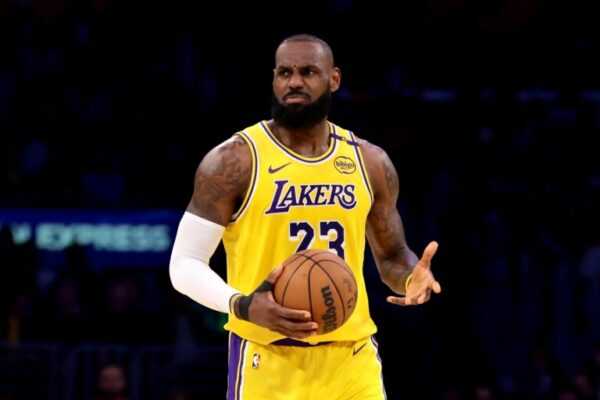 Torcedor processa LeBron James por alarme falso sobre aposentadoria torcedor-processa-lebron-james-por-alarme-falso-sobre-aposentadoria