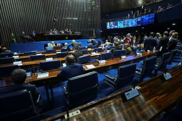 Senado aprova aumento de penas para roubo, roubo e receptação senado-aprova-aumento-de-penas-para-furto,-roubo-e-receptacao