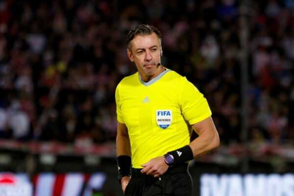 Raphael Claus é escalado para apitar Estados Unidos x Bósnia na Copa raphael-claus-e-escalado-para-apitar-estados-unidos-x-bosnia-na-copa