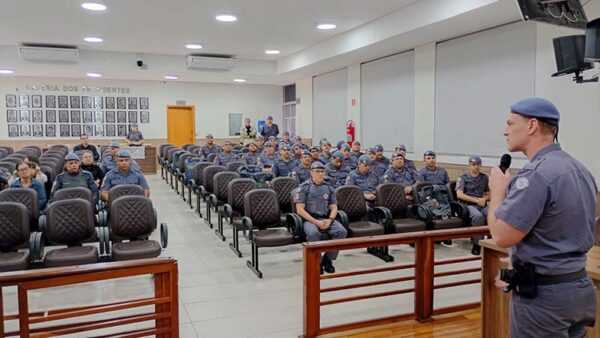 3ª Companhia faz solenidade de valorização e homenageia policiais em Cândido Mota 3a-companhia-realiza-solenidade-de-valorizacao-e-homenageia-policiais-em-candido-mota